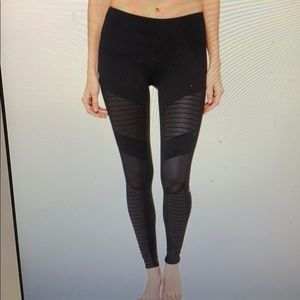 Alo Yoga Moto Leggings